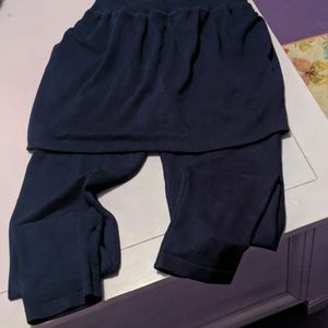 Women's leggings with skirt